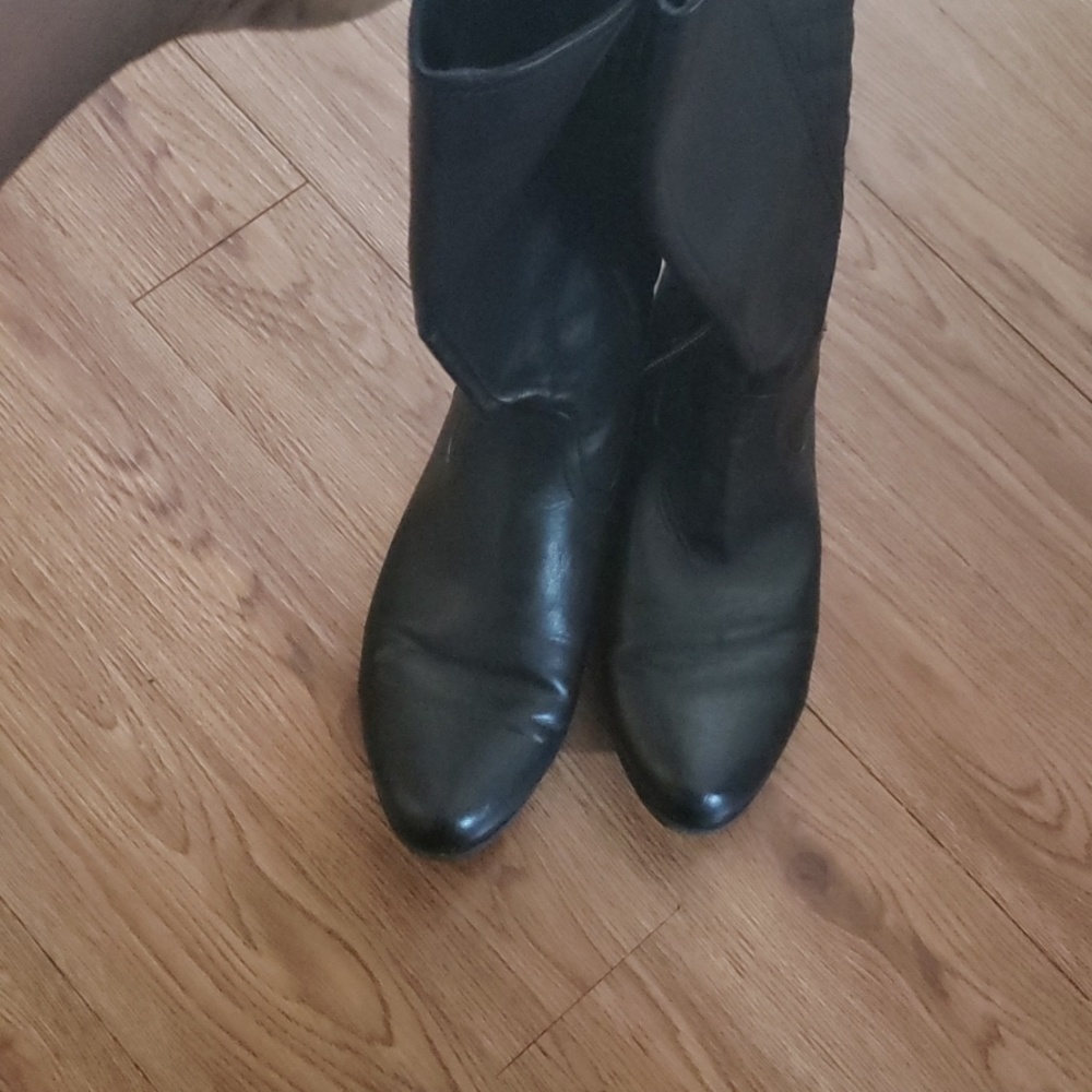 Boots - Picture 4 of 8